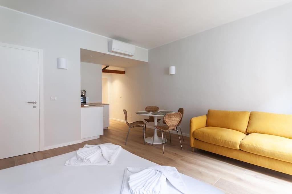 Youhosty - Ticinese 1 * Mailand