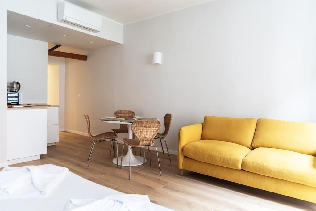 Youhosty - Ticinese 1 * Mailand